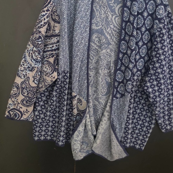 J. Jill Blue and Cream Patterned Cardigan - Picture 3 of 10